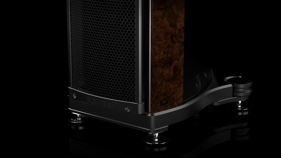 Wilson-benesch-A.C.T.-One-Evolution-carbon-fibre-loudspeaker-4.jpg