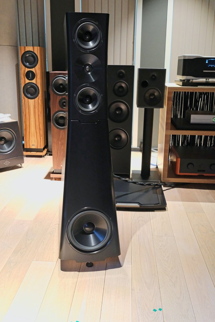 XT5P0812a.jpg