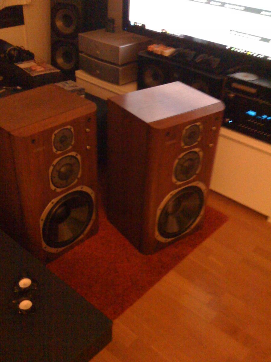 Yamaha NS-2000 004.jpg