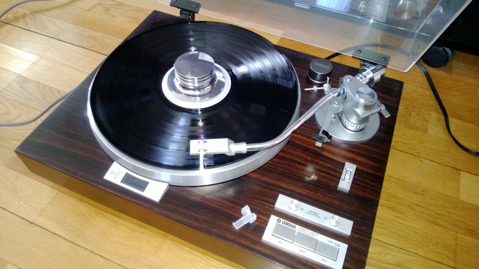 Yamaha YP-D8.jpg