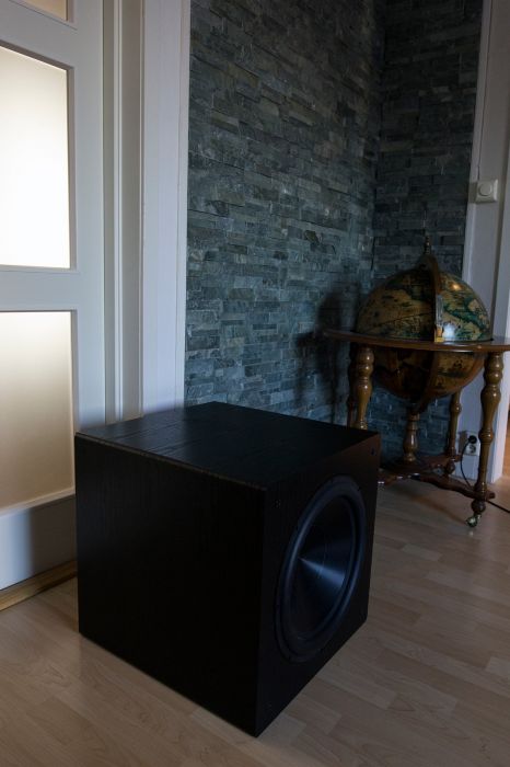 Rythmik Audio F15 Subwoofer | Hifisentralen