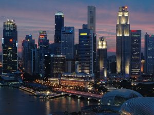 singapore-skyline-at-dusk-716037.jpg