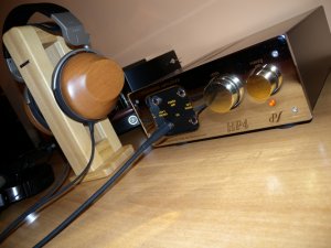 EAR Yoshino HP4 Headphone Amplifier.jpg