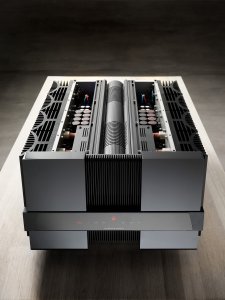 MEPHISTO_AMP_OPEN.jpg