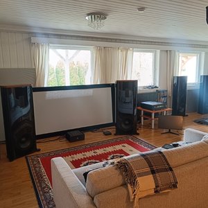 VA C12 with 4 channel amp (Medium).jpg