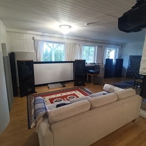 VA C12 with two VA amps (Medium).jpg