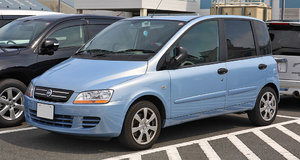 1024px-Fiat_Multipla_021.jpg