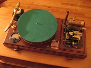 steam-powered-record-player-e1291306191151.jpg