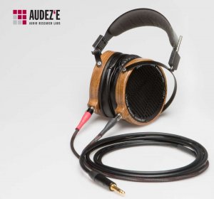 99f07e04_audeze-lcd-2-aug-2010-327.jpg