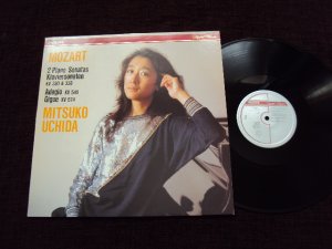 uchida.mozart-sonatas-kv-330-333..jpg