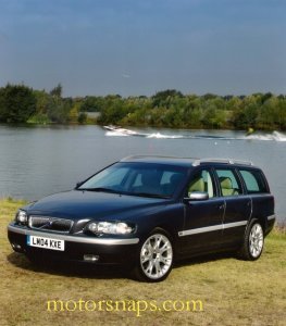 2004 Volvo    V70  Titanium  Line.jpg