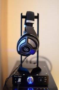 Sennheiser-HD700.jpg