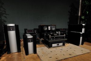 Mark_Levinson_No33_No33H.jpg