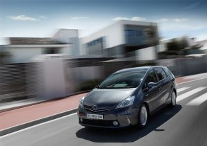 Toyota-Prius--fotoshowImage-acc3d82e-84369.jpg