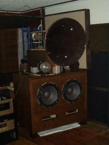 HORN 4.jpg
