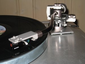 Thorens_003_Jelco.JPG