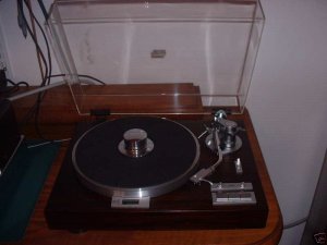 Yamaha Turntable.jpg