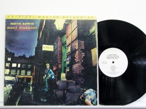 David Bowie-Ziggy Stardust.jpg