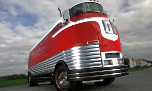 GM-Futurliner-Bus-5.jpg