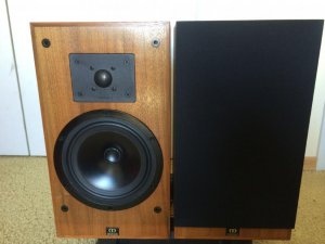 725133-monitor_audio_r852_two_way_speakers.jpg