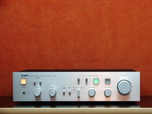 Yamaha A-550 Amplifier.jpg