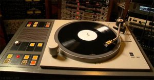 emt-950-professional-turntable.jpg