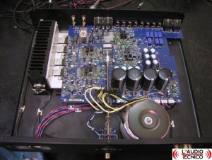 Electrocompaniet_ECI3_inside.JPG