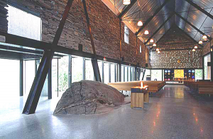 Mortensrud Kirke.png