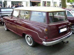 heckansicht-eines-1958180er-borgward-isabella-104586.jpg