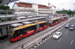 Harmoni_Central_Busway_Transjakarta_1.jpg