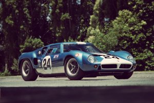 Lola_MK6_GT_Car_1-740x494.jpg