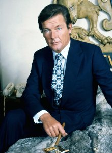 1200px-Sir_Roger_Moore_3.jpg