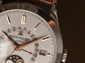 Patek-Philippe-Perpetual-Calendar-5496P-015-Platinum-aBlogtoWatch-04.jpg