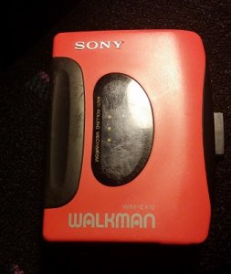 sony walkman vintage.jpg