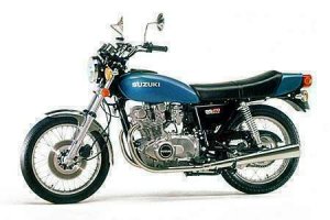 Suzuki GS 400 A 1976.jpg