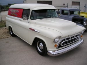 db_24_I_guess_this_is_a_panel_truck__not_a_sedan_delivery.jpg