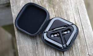 Sennheiser-Momentim-IEi-In-Ear-Earphones-Case.jpg