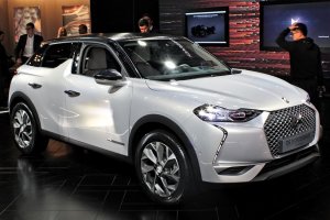 1599px-ds3_crossback_e-tense_paris_motor_show_2018_img_0697.jpg