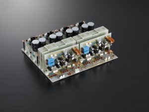 C-900u_lecua_amp_block_s.jpg