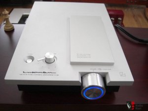 678511-luxman_cl88_vacuum_tube_preamplifier.jpg