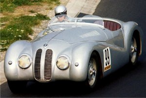 Adolf_Brudes_im_BMW_328_Mille_Miglia_am_14.08.1976.jpg