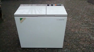 Waschmaschine -AEG-Toplader-und-separate-Schleuder-Öko-Turnamat-2000.jpg