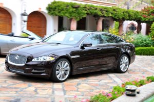 2011_jaguar_xj_in-post_1a.jpg