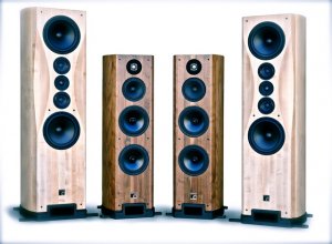 4speakers_4833_4.jpg