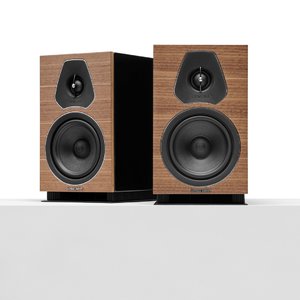 Sonus_Faber_Lumina_II_Walnut_MC5.jpg