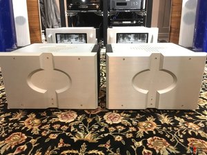 belles-la01-pre-amplifier-and-mb-01-mono-amps.jpg