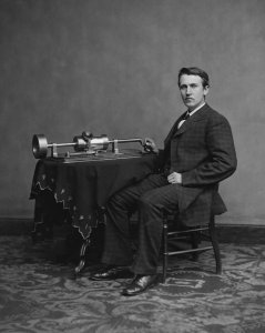 Edison_and_phonograph_edit2.jpg