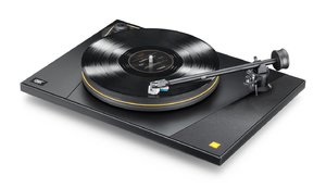 WEB_Image_Mofi_Ultradeck___M__platespiller_MasterT_mofi_electronics_ultradeck_turntable_ang-81...jpg