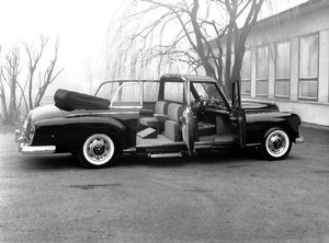 Mercedes-Benz_W189_-_300_d_Landaulet.jpg