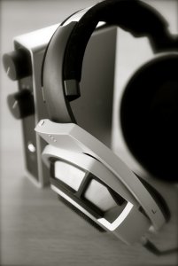 HD800-NuForce10.jpg